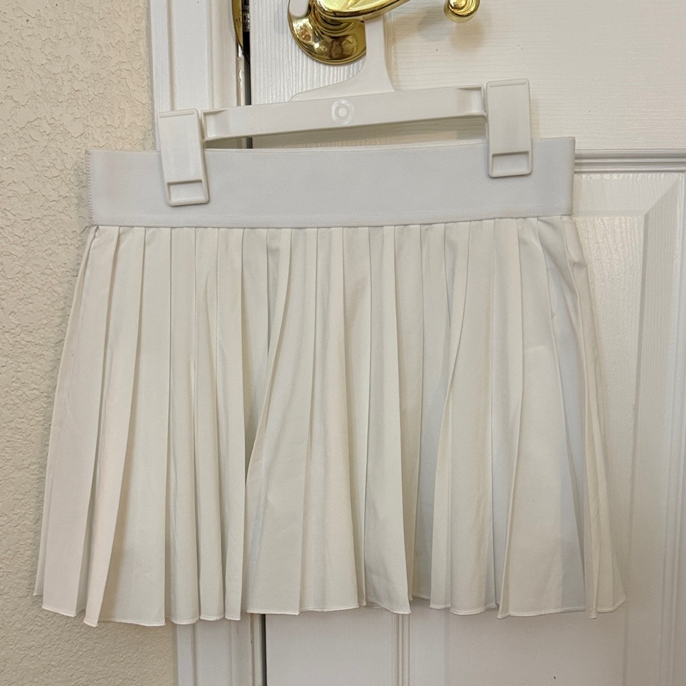 Aritzia White Mini Pleated Skirt